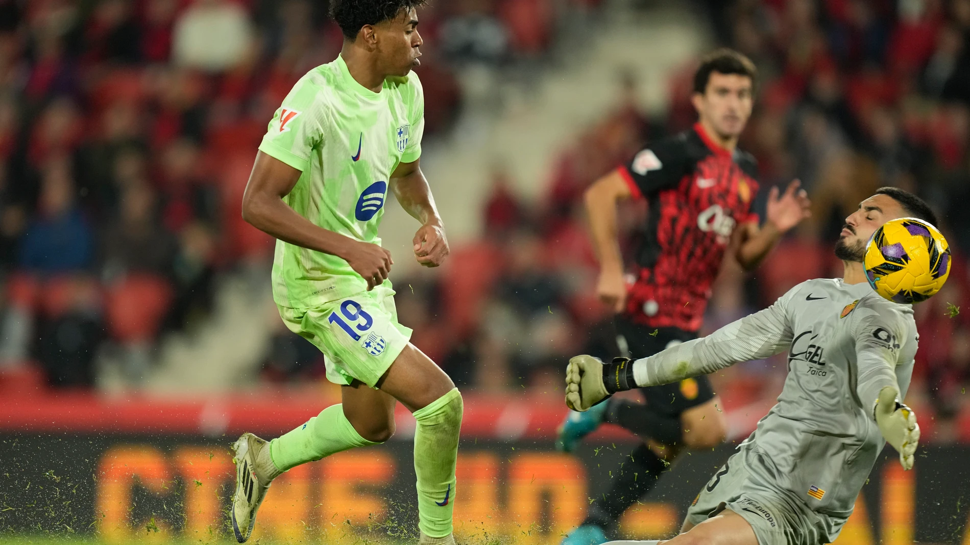 Lamine Yamal rehabilita hasta a De Jong en Mallorca (1-5)