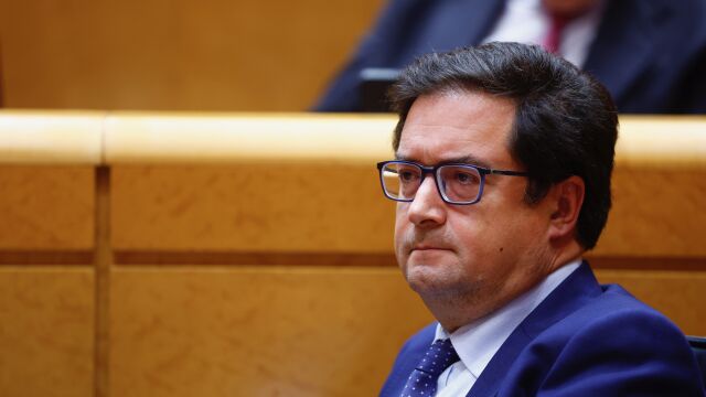 Sesion de Control al Gobierno en el Senado. El Ministro Oscar López. © Jesús G. Feria.