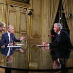 El primer ministro francés, Michel Barnier, durante la entrevista televisiva de anoche