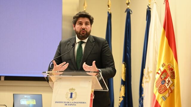 El presidente de la Comunidad, Fernando López Miras, pide al Ejecutivo central una Ley de Financiación de la Defensa