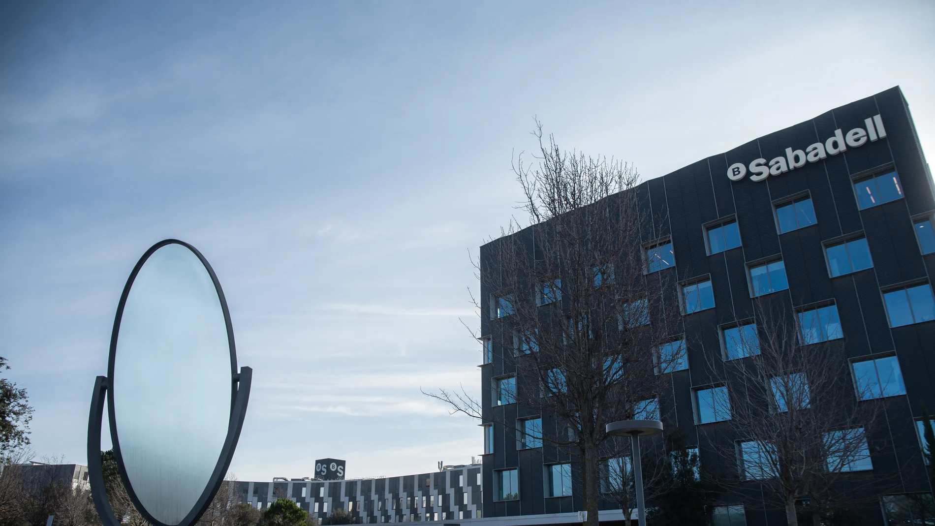 Edificio del Banco Sabadell, en San Cugat del Vallés, Barcelona.
