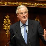 Michel Barnier se dirige a la Asamblea Nacional durante el debate de la moción de censura