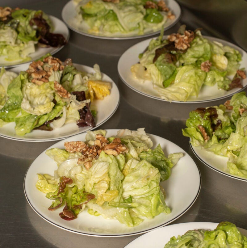 Ensalada que sirven de primero