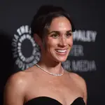 Meghan Markle con vestido de gala.