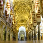 España cuenta con medio centenar de bienes Patrimonio de la Humanidad y algunas de estas joyas arquitectónicas, que reflejan la cultura e historia española, son conocidos como "los doce tesoros"