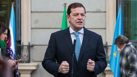Mañueco en el acto de la Constitución celebrado en el Congreso de los Diputados