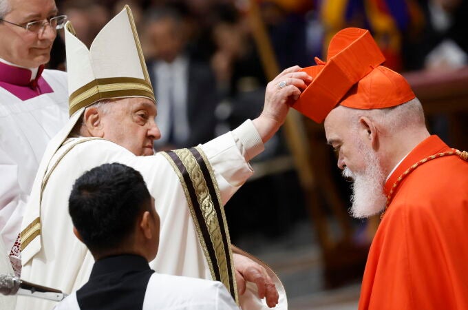 El Papa impone la birreta al cardenal belga Dominique Joseph Mathieu