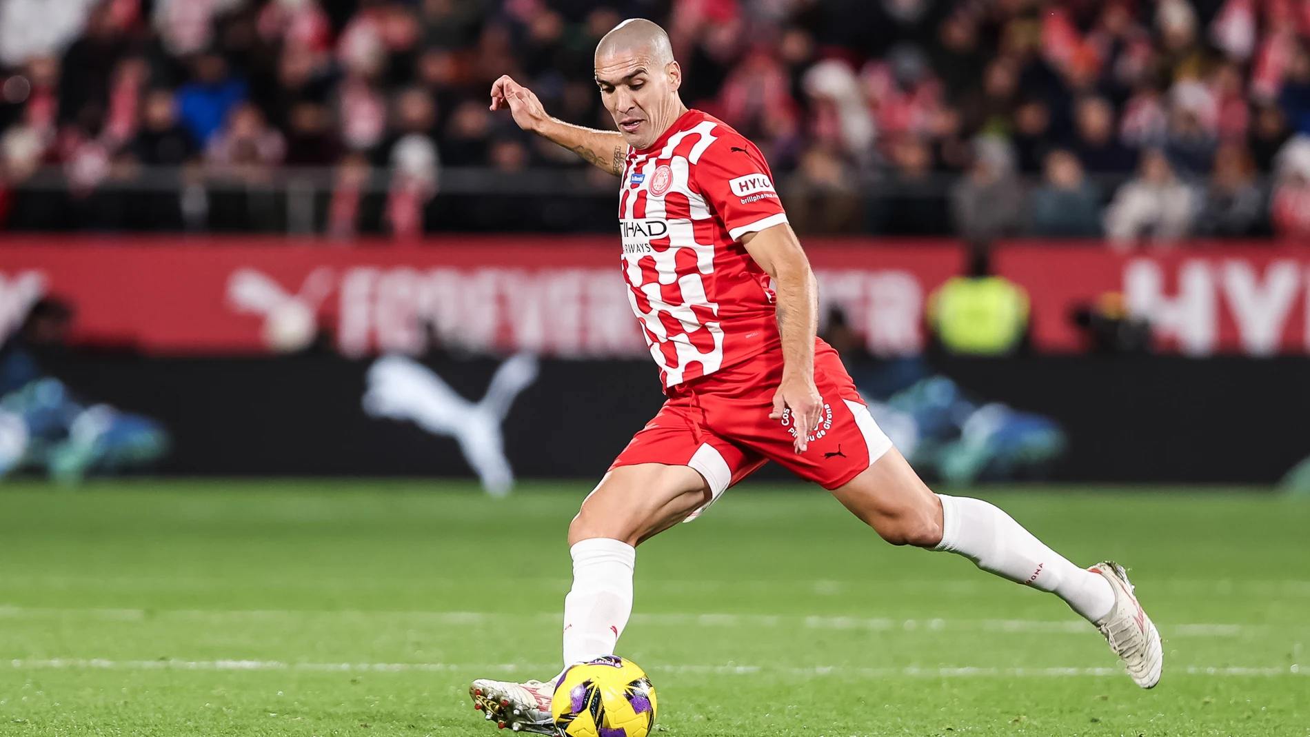 Oriol Romeu of Girona FC in action during the Spanish league, La Liga EA Sports, football match played between Girona FC and Real Madrid at Estadio de Montilivi on December 07, 2024 in Girona, Spain. AFP7 07/12/2024 ONLY FOR USE IN SPAIN