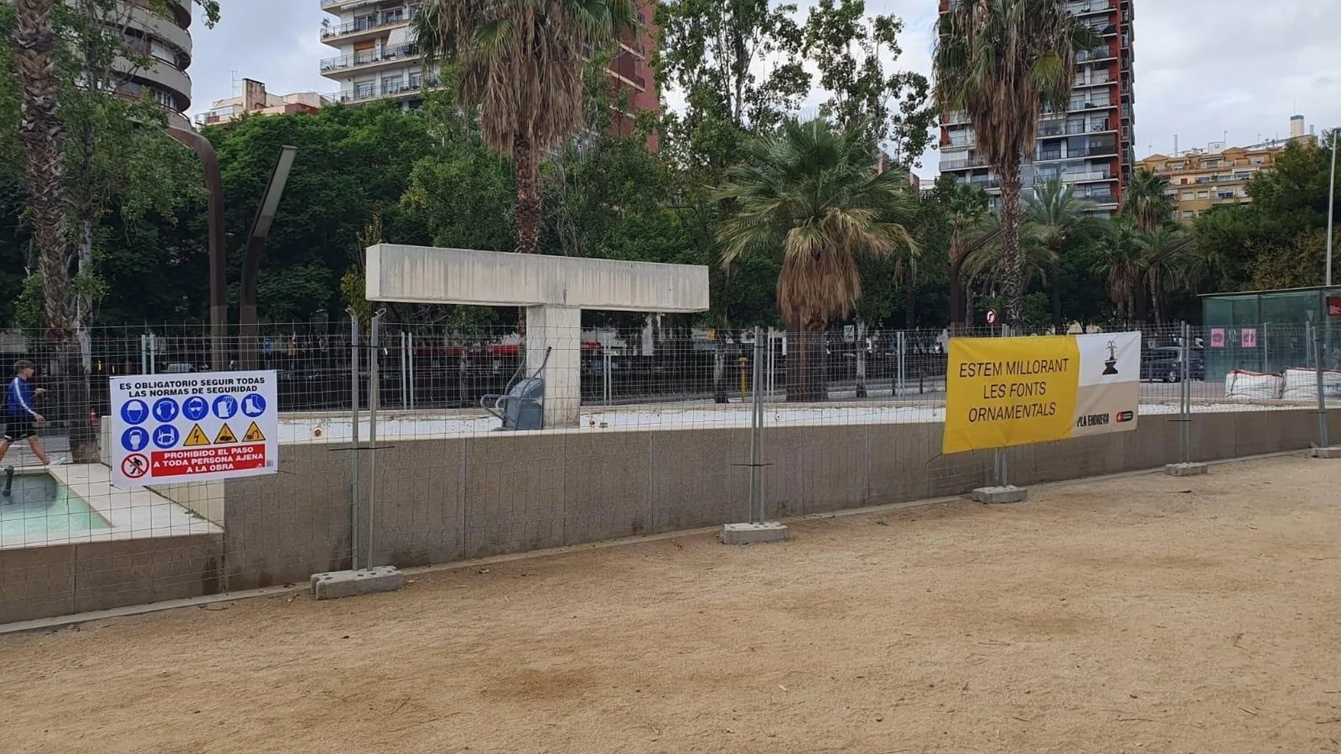 Obras de mejora de la fuente ornamental de los Jardins Doctors Dolsa