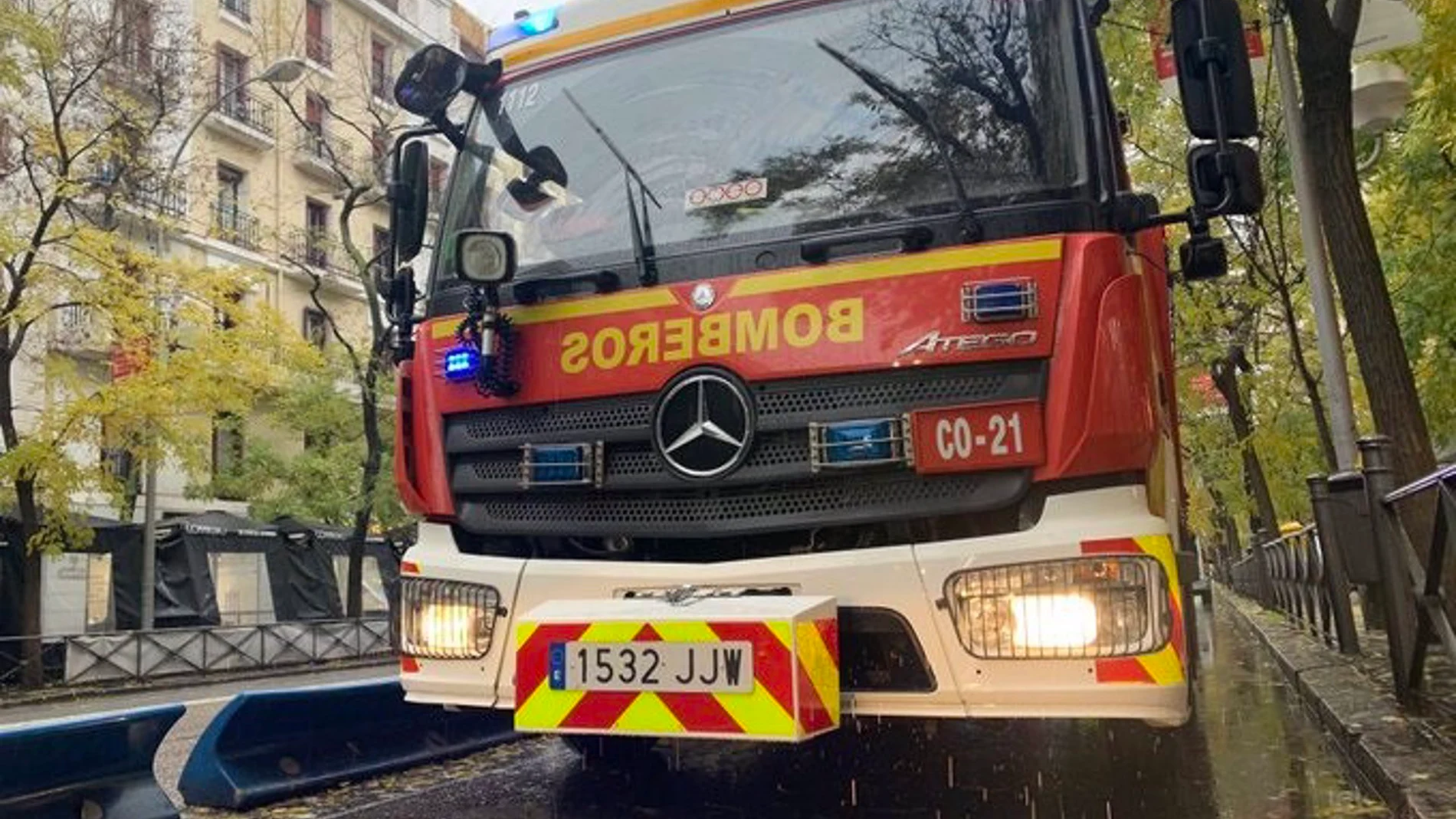 MADRID.-Sucesos.- Prenden fuego a tres coches en una calle de Canillas