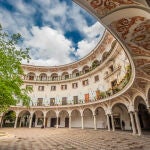 España es el segundo país más visitado del mundo, y nuestra cultura, historia o paisajes, así como rico patrimonio, hace que las ciudades españolas están a la cabeza del turismo mundial