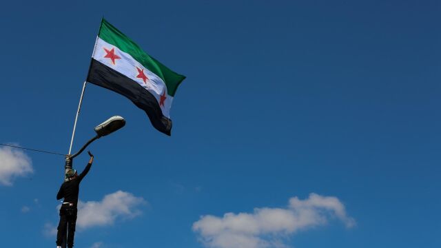 Siria.- HRW insta a los grupos armados a garantizar un "trato humano" a todos los sirios tras la caída de Al Assad