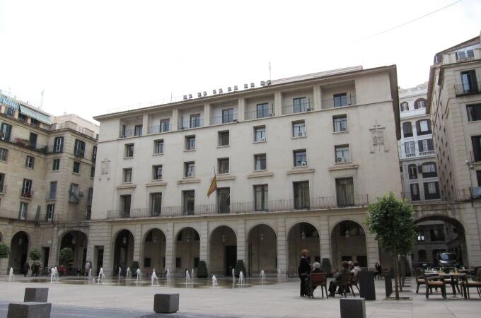 Fachada de la Audiencia de Alicante