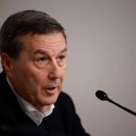  El conseller de Sanidad, Marciano Gómez, participa en la rueda de prensa para informar de los asuntos tratados en los plenos ordinario y extraordinario del Consell, este martes, en València