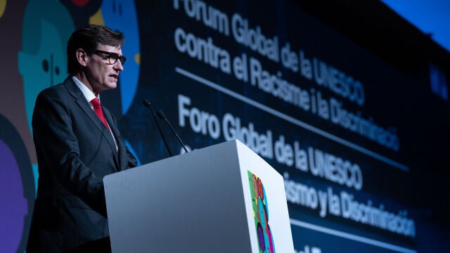 El presidente de la Generalitat, Salvador Illa, en la apertura del Foro Global contra el Racismo y la Discriminación de la Unesco en Barcelona (Catalunya), a 10 de diciembre de 2024