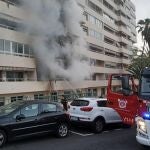 Suc.- Controlan el incendio en una vivienda de Santa Cruz de Tenerife y asisten a varias personas por inhalación de humo