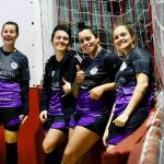 Carol Oliveira junto a sus compañeras del equipo de fútbol femenino Centro de Tijucas SC