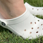 Amazon lo ha vuelto a hacer: las Crocs más vendidas con 54 % de descuento