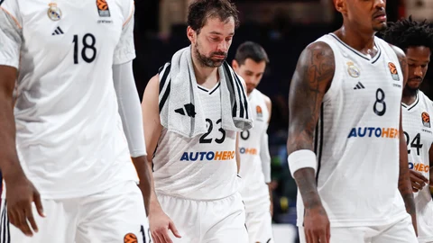 Sergio Llull se retira abatido junto a sus compañeros tras perder con el Zalgiris