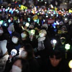 Protesta en Seúl a favor de la destitución del presidente Yoon Suk Yeol
