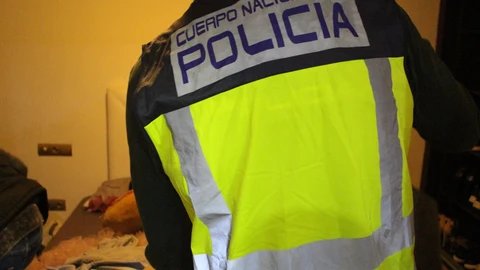 La Policía Nacional detiene a cinco personas que explotaban sexualmente a 26 mujeres