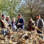 El alcalde de Chelva revisa los daños de la riada en la Ruta del Agua