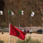 Momento de la entrega del cuerpo en la frontera entre Marruecos y Argelia