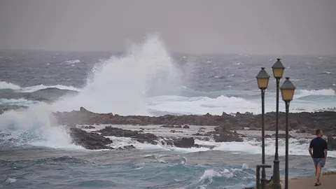Frío, oleaje y viento ponen mañana en aviso a seis provincias, tres de ellas por bajas temperaturas de hasta -6ºC