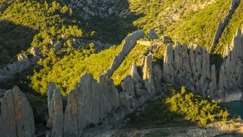 La "Gran Muralla China" es una de las maravillas del mundo y única en el país asiático, pero en España también se puede ver "algo similar"