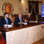 carnero presenta los presupuestos para 2025 en Valladolid junto a Blanco y Carvajal