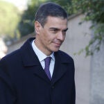 Pedro Sánchez llegar a la capilla ardiente de Marisa Paredes