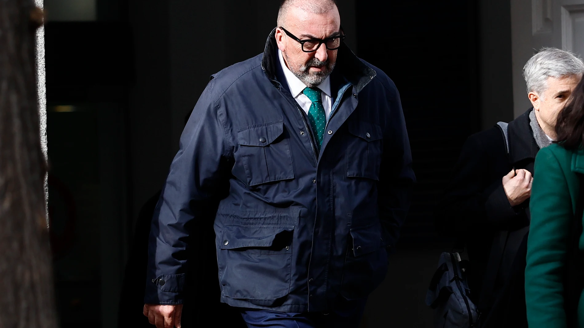 MADRID (ESPAÑA), 17/12/2024.- Koldo García, durante años asesor del exministro José Luis Ábalos, tras declarar este martes al Tribunal Supremo ante el juez, después de que el empresario Víctor De Aldama reiterase ayer que pagó a ambos comisiones y que éstos le dijeron que "una parte" iba para el PSOE. EFE/ Rodrigo Jiménez