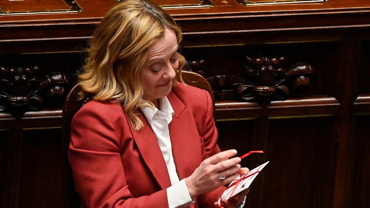 フォンデアライエン氏、EU域外の強制送還センターに対する法的・財政的配慮を見つけることに尽力