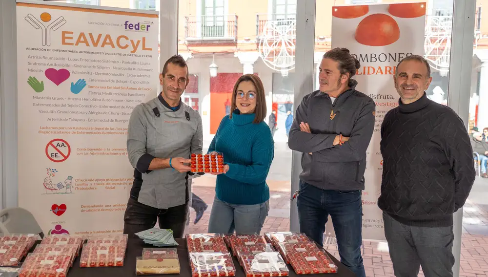 EAVACyL presenta los bombones solidarios creados por la firma repostera Da Silva