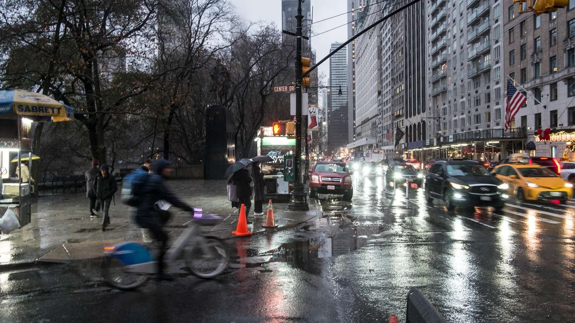 December 16, 2024, New York City, New York, USA: Center Drive, the entrance to Central Park South at 59th street, where the suspected gunman Luigi Mangione who allegedly shot Brian Thompson, CEO of United Healthcare, escaped into the park.Europa Press/Contacto/Billy Tompkins16/12/2024 ONLY FOR USE IN SPAIN