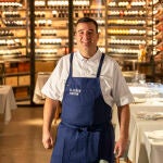 Víctor Serrano está al frente de este espacio en el que comer recetas marinas