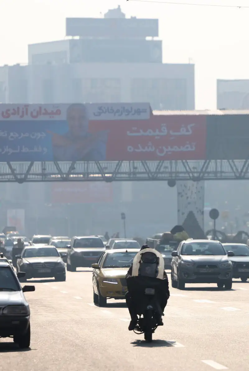 Tehran shuts down offices and schools due to air pollution