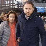 Natalia Figueroa, Manuel Martos y su nieta Manuela visitan a Raphael en el hospital y dan la última hora sobre su estado