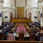 El debate final de los Presupuestos arrancó ayer en el Parlamento andaluz