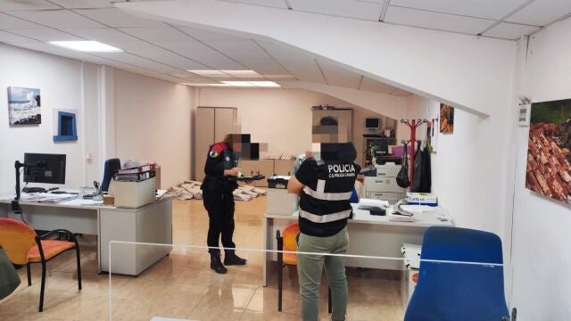 Agentes de la Policía canaria e Inspección de Trabajo