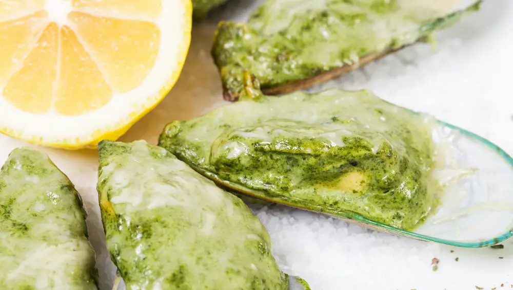 Los mejillones al natural sobre espinacas y mayoresa de curry no superan los 35 minutos de elaboración.
