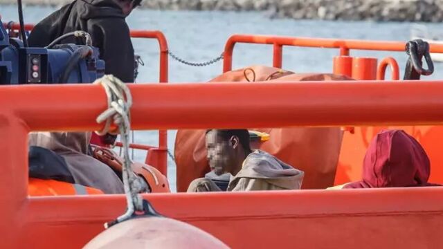 Migrantes rescatados por Salvamento Marítimo