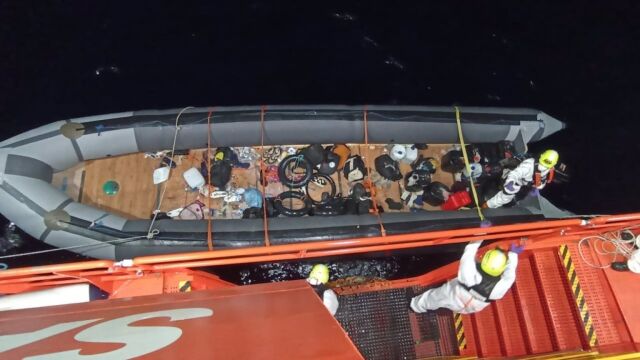 Salvamento rescata a 377 personas, entre ellos 4 fallecidos, a bordo de siete embarcaciones en aguas del Atlántico