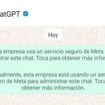 ChatGPT llega de forma oficial a WhatsApp y puedes incluso conversar con la IA llamándola por teléfono.