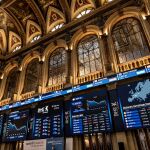 Economía/Bolsa.- El Ibex 35 agudiza su caída en la media sesión (-1,84%) y pugna por mantener los 11.400 enteros