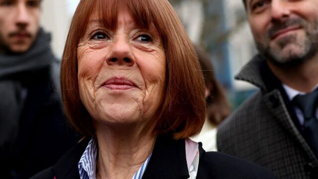 MADRID.-AMP.- Feministas se concentran frente la embajada de Francia en Madrid para apoyar a Gisèle Pelicot