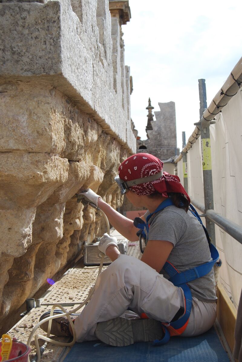 Trabajos en la puerta de San Sebastián de la Mezquita-Catedral de Córdoba