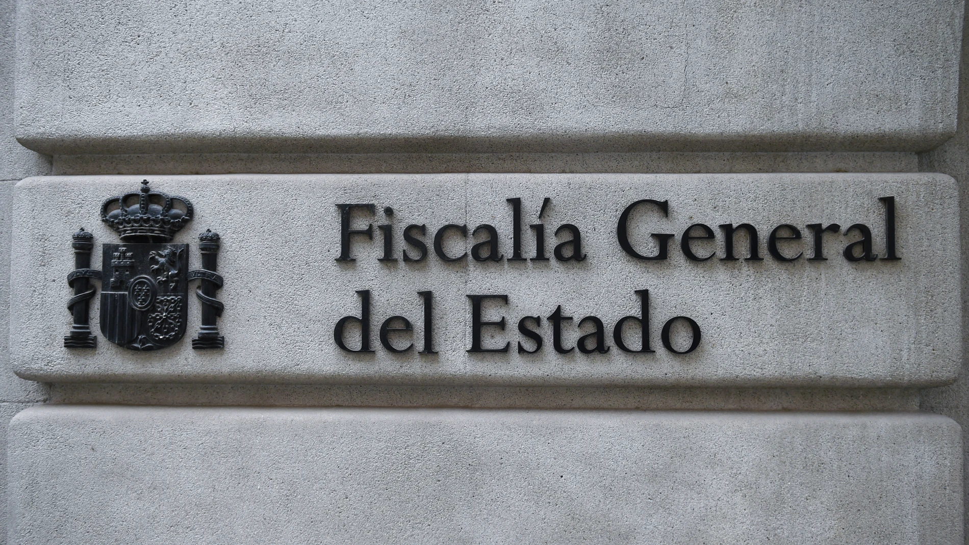 Entrada de la Fiscalía General, a 19 de diciembre de 2024, en Madrid (España). José Luis Ábalos ha presentado en la Fiscalía General del Estado una denuncia contra la Guardia Civil por "interceptación de correspondencia privada" a un aforado. El exministro pone de manifiesto en el escrito que los cuerpos del GAR y de la UCO montaron un dispositivo en su casa y siguieron a Joseba García Izaguirre, hermano de su exasesor. Ábalos explica que la Guardia Civil requisó y abrió un sobre que iba diri...