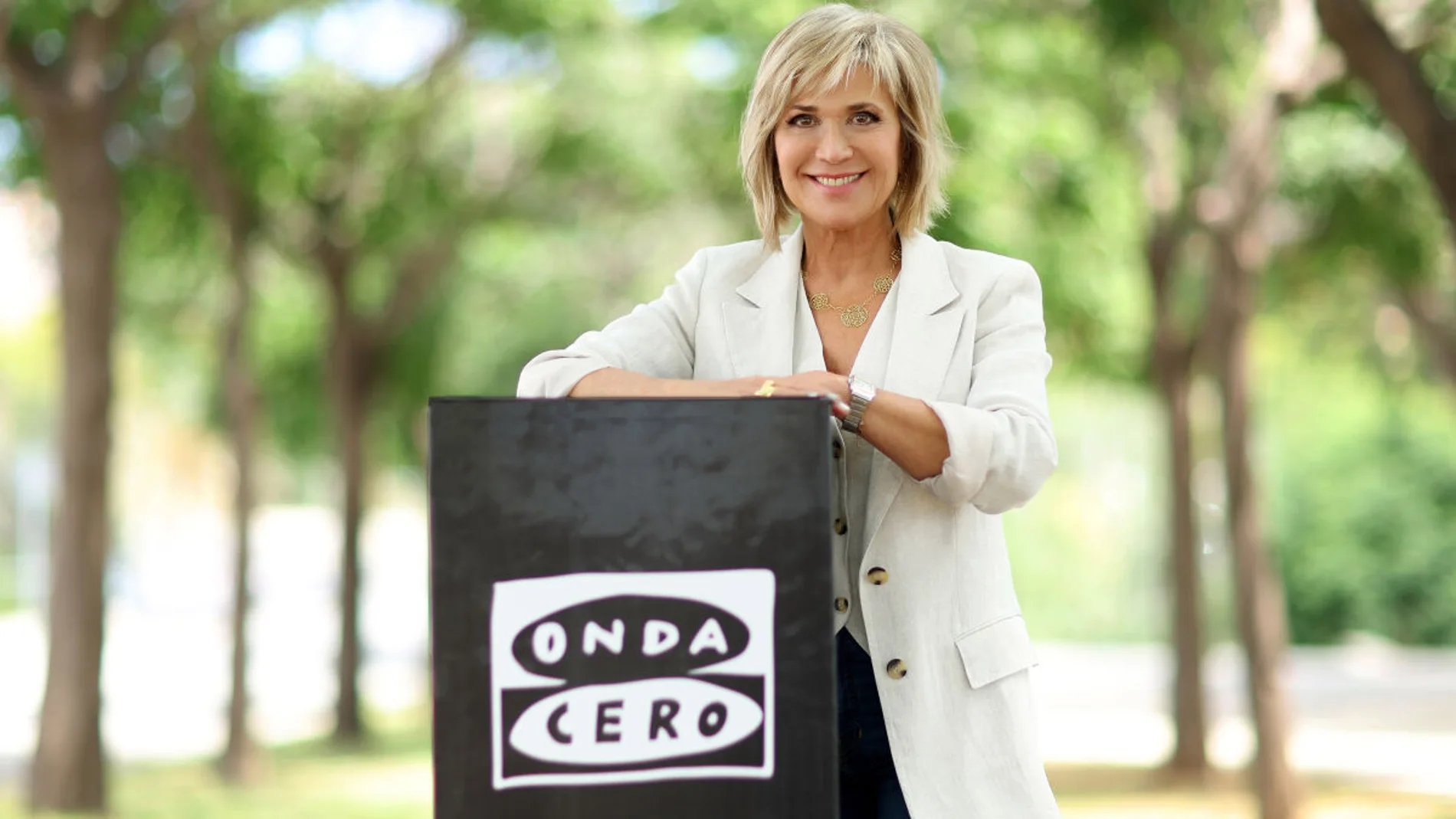 Julia Otero, anfitriona del Sorteo de la Lotería de Navidad en Onda Cero
