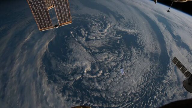 Cobertura de nubes sobre el planeta desde la Estación Espacial Internacional
